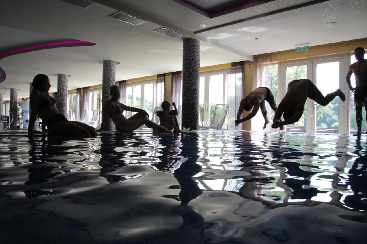 To Wellness Hotel บานค์ ภายนอก รูปภาพ