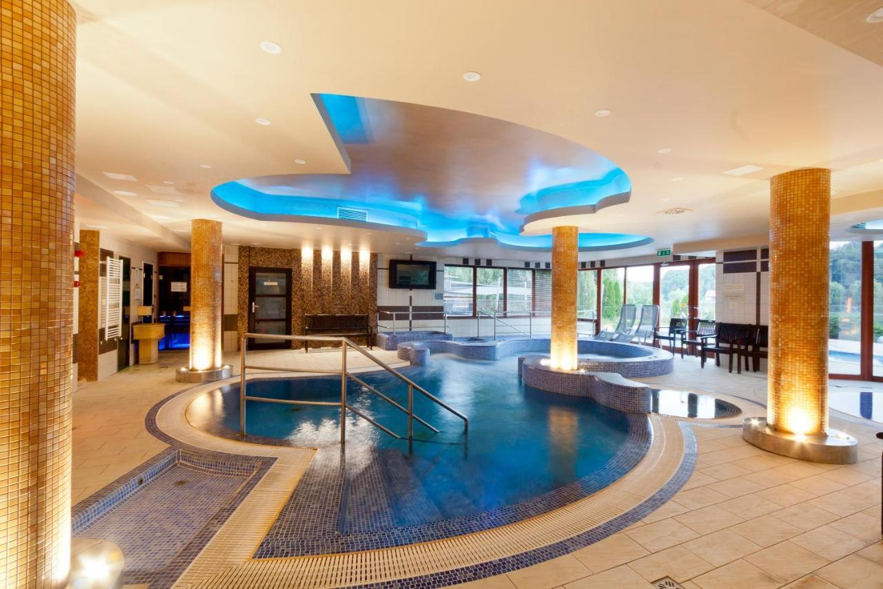 To Wellness Hotel บานค์ ภายนอก รูปภาพ