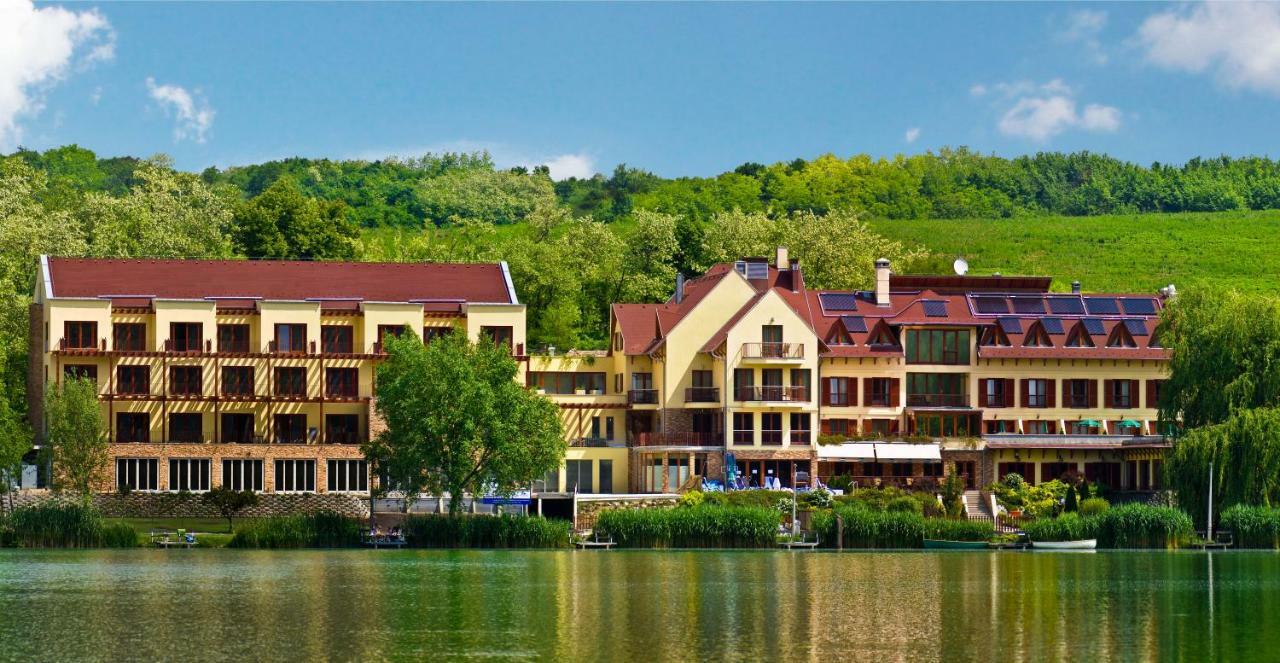 To Wellness Hotel บานค์ ภายนอก รูปภาพ